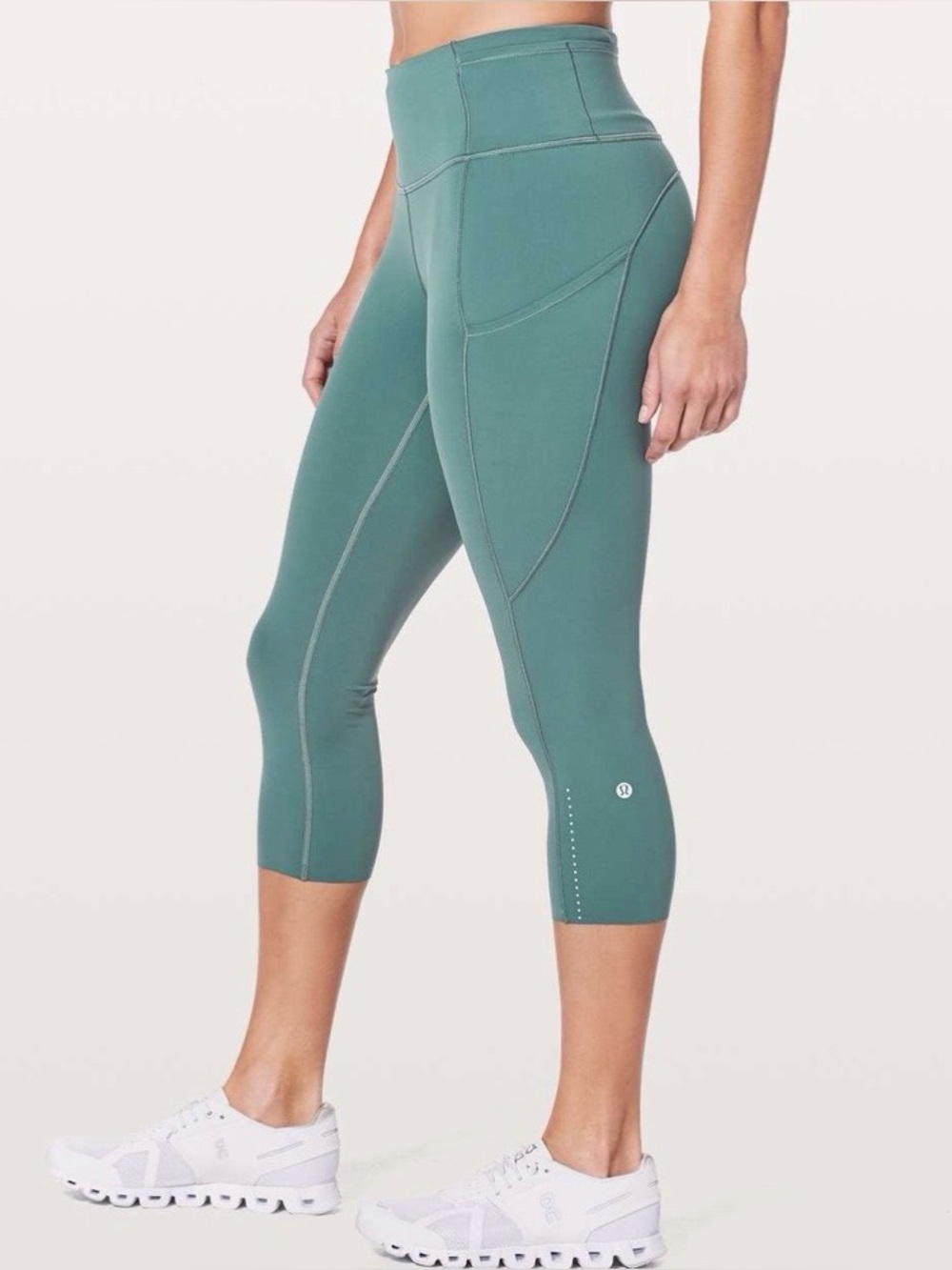 Lululemon Fast & Free Crop II *Nulux 19"
Sea Steel size 10 EUC
